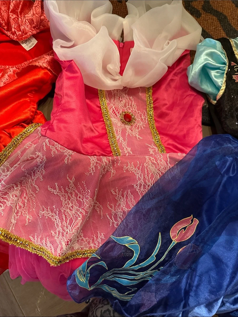Disney Princess Anna , Aurora and Elena all 3 dresses and cape included - Picture 2 of 4